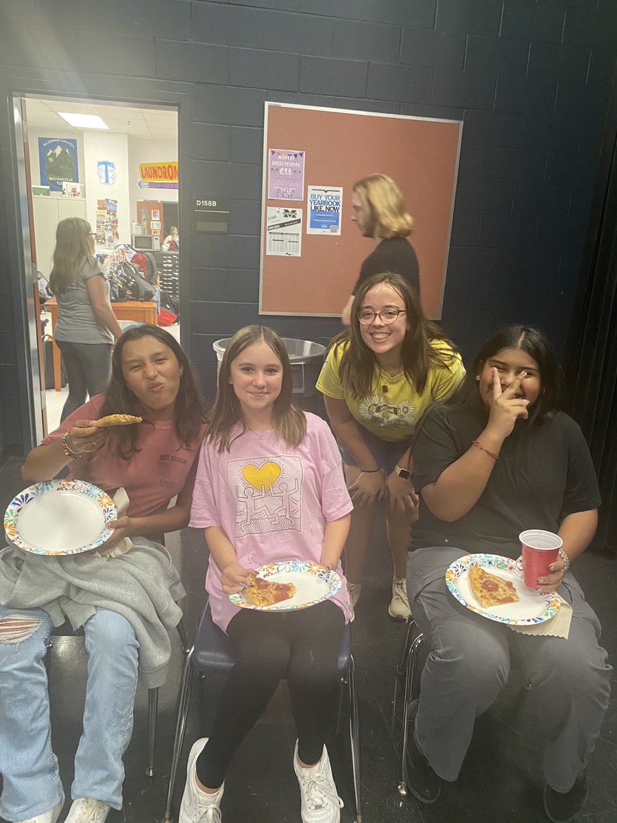arrowheadplayer's tweet photo. Drama Club fun! 🎭Thank you @manvel_theatre for hosting us! We had a BLAST! @AISDFineArts @ManvelJH @AlvinISD #theatregames #ensemblebuilding #theatrelife https://t.co/S0H2h4reMe