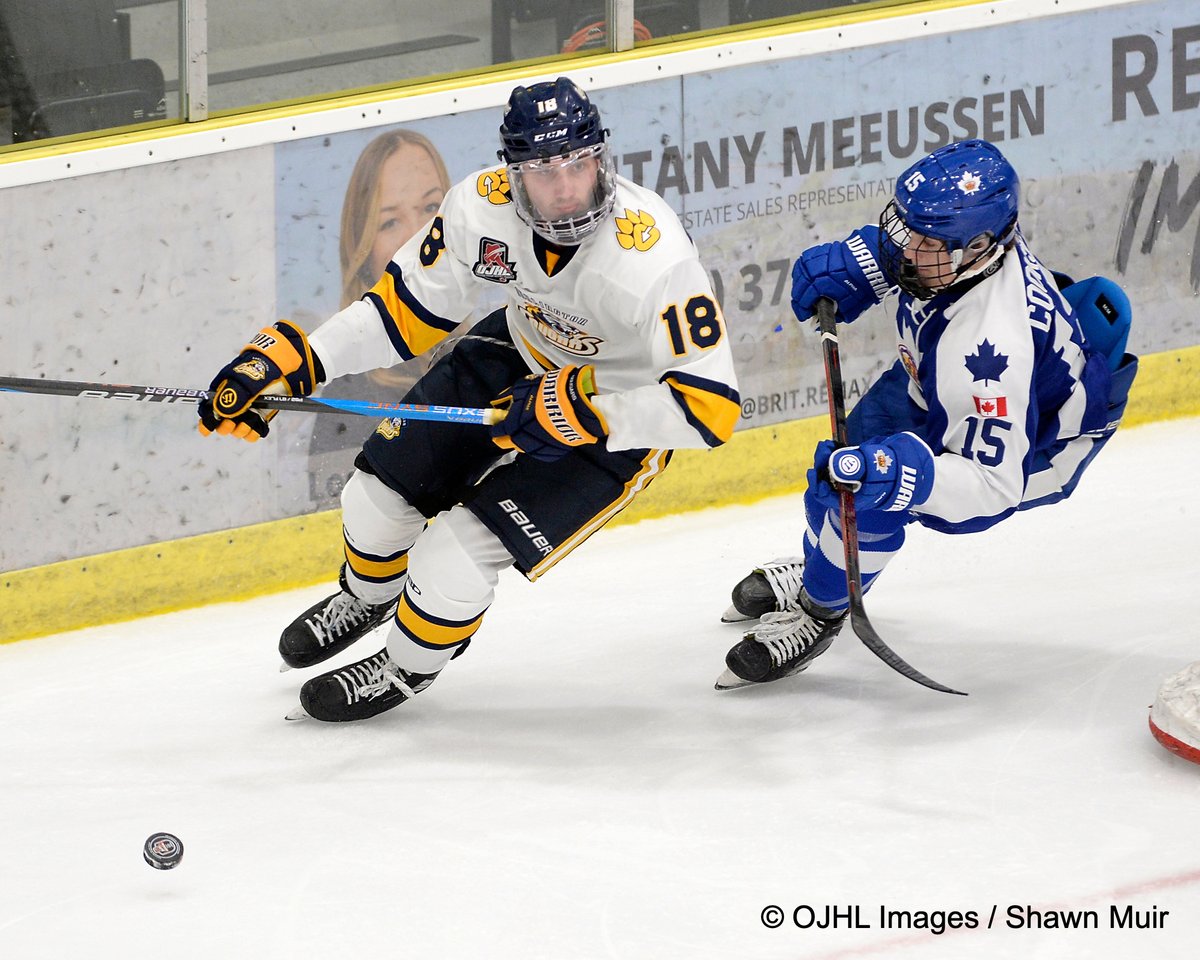 byrnemuir's tweet photo. After two periods, the @OJHLCougars extend their lead to 6 - 3 over the @MarkhamRoyals @OJHLOfficial @ojhlimages @cjhlhockey @OHAhockey1 #leagueofchoice #showcase22 #followthephotogs https://t.co/k1RbBJOg3h