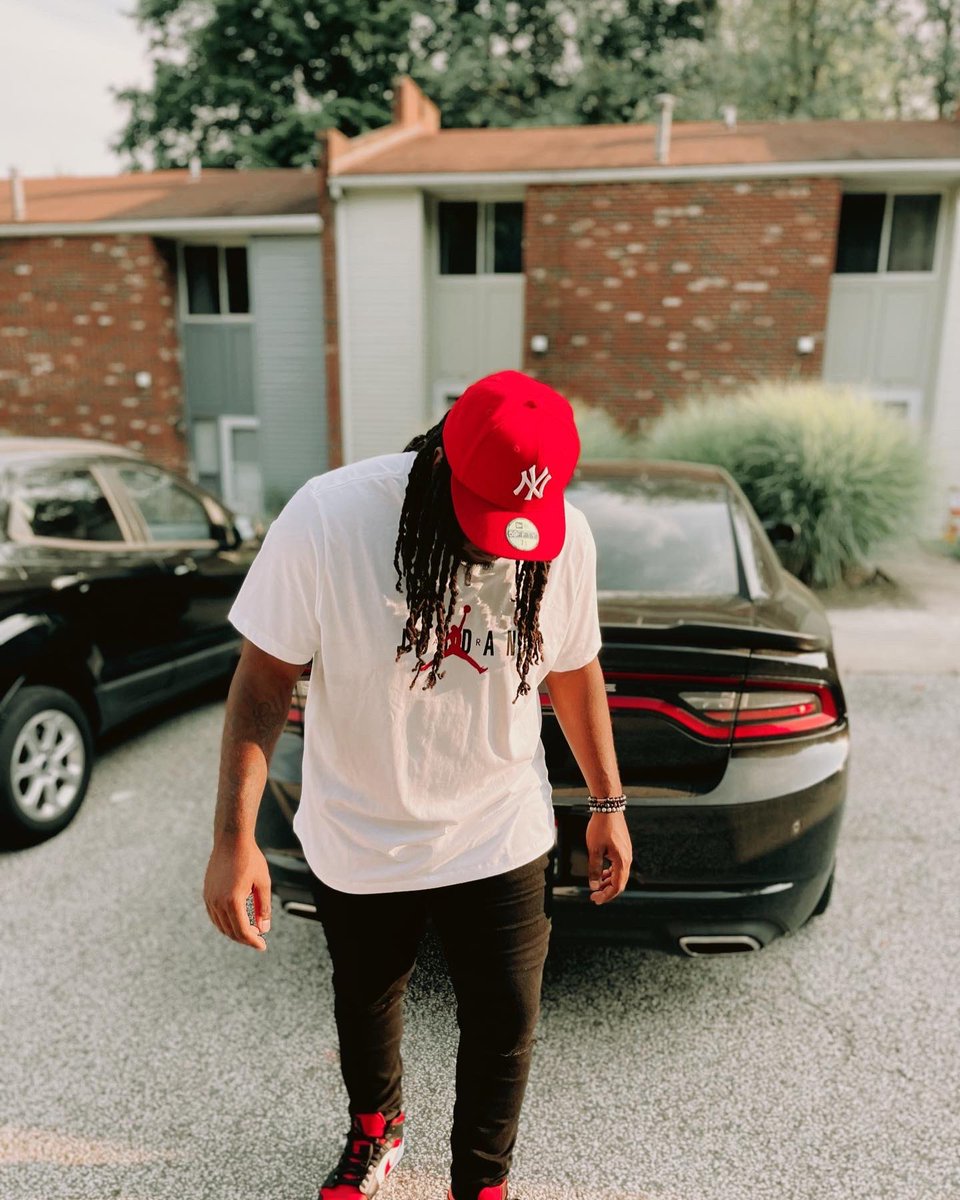 H8ncho's tweet photo. Forced to stand on my own, Now I stand out🚶🏾‍♂️ https://t.co/n2uUhMRD6T