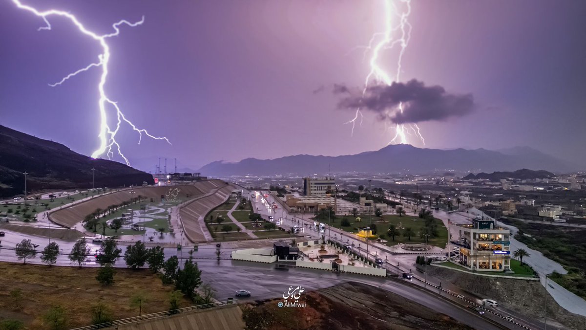 محايل ما أجملكِ! وما (أحلاش! ).