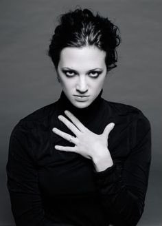 Happy birthday Asia Argento. My favorite film with Argento is La reine Margot. 