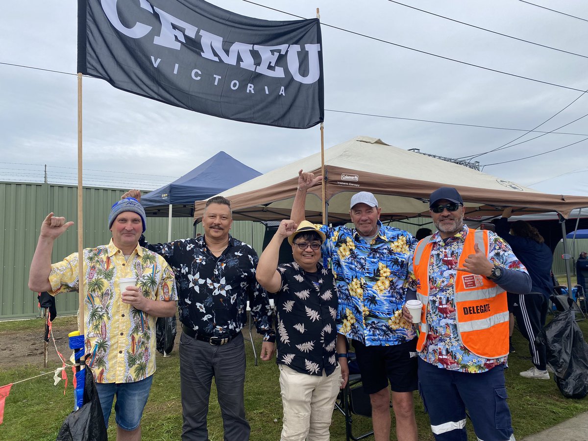 It’s Hawaiian day on the #Knauf picket line! These @CFMEUVicTas members are enjoying the great atmosphere. We're united, we're strong and we're willing to stay out here as long as it takes. please come out to 47 Turner St, Port Melbourne - 6am - 2pm (weekdays).