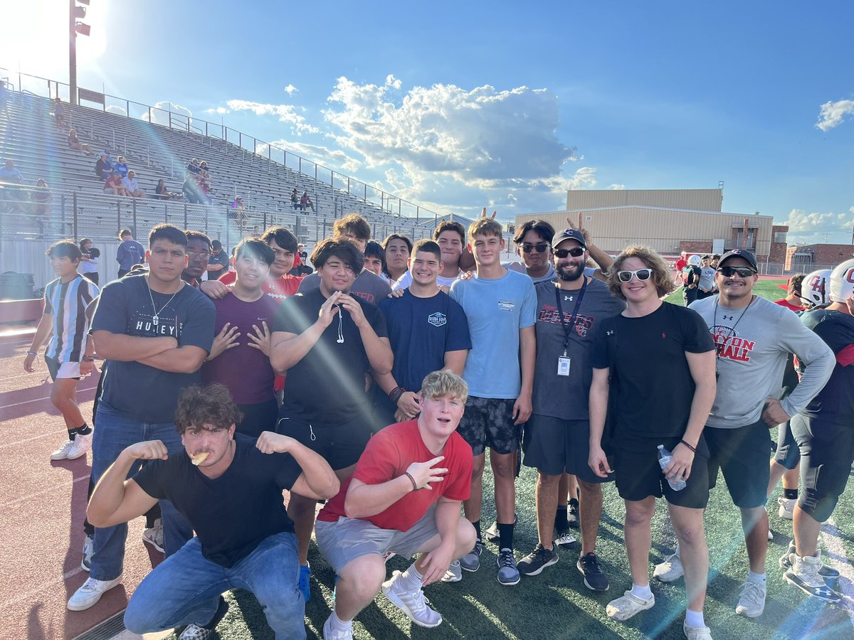 Coach_Castro527's tweet photo. DAWGS had the opportunity to watch and support the future COOGS!!! The future is bright for the Canyon Cougars!! https://t.co/Lt7Z4PQdZO