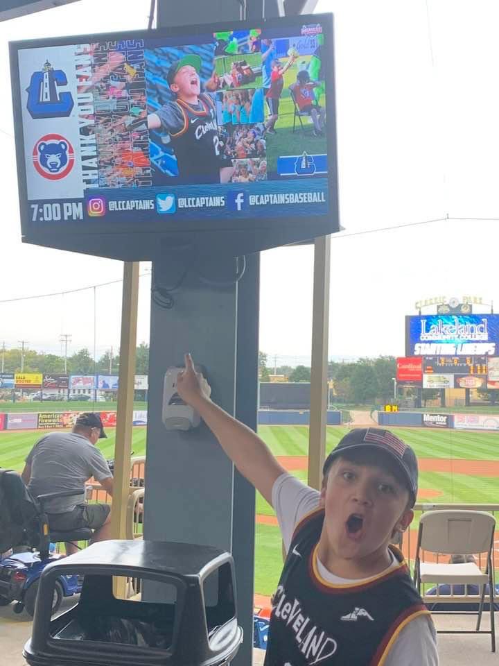 therealryno23's tweet photo. @LCCaptains @CleHostGroverMC he found himself on TV. #LetsGoCaptains https://t.co/qleZJpByMX