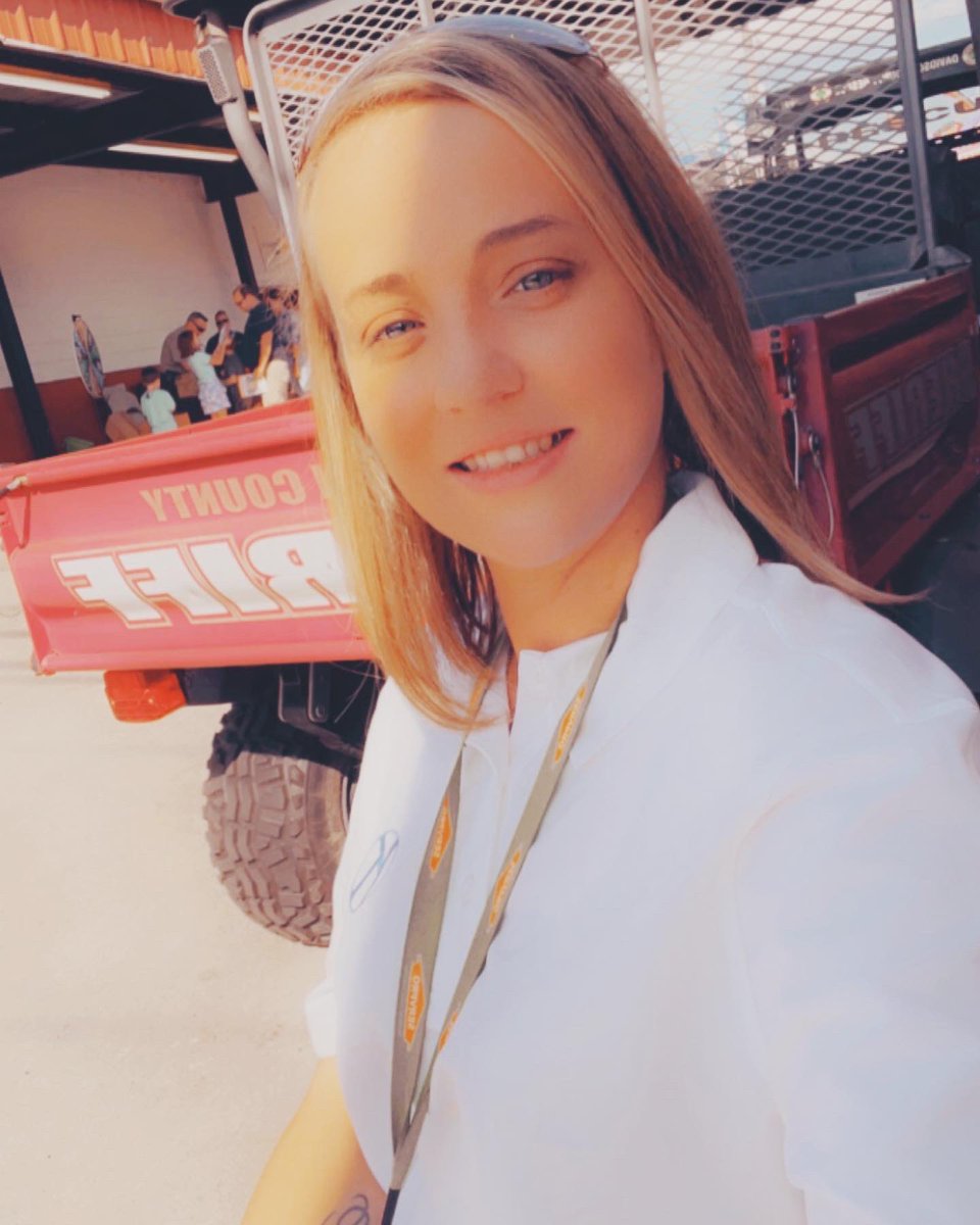 servpro_lexthom's tweet photo. Out here at the Davidson County fair on gate duty for our #FirstResponders! Can’t think of a better way to help! #SERVPRO #teamcarlson #DavidsonCountySheriffDepartment #kiwanisclub https://t.co/jTcXcUdnZn