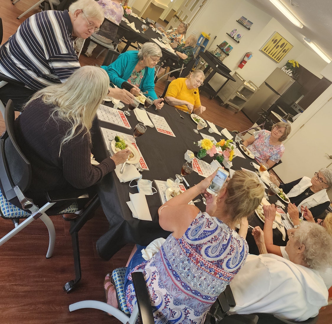 Greenleaf_HC's tweet photo. We always have a great time with our Senior Executive Club members! Are you interested in our next get together? Reach out to your Greenleaf admissions team today for more information. 😃 https://t.co/Lv2dznwebJ
