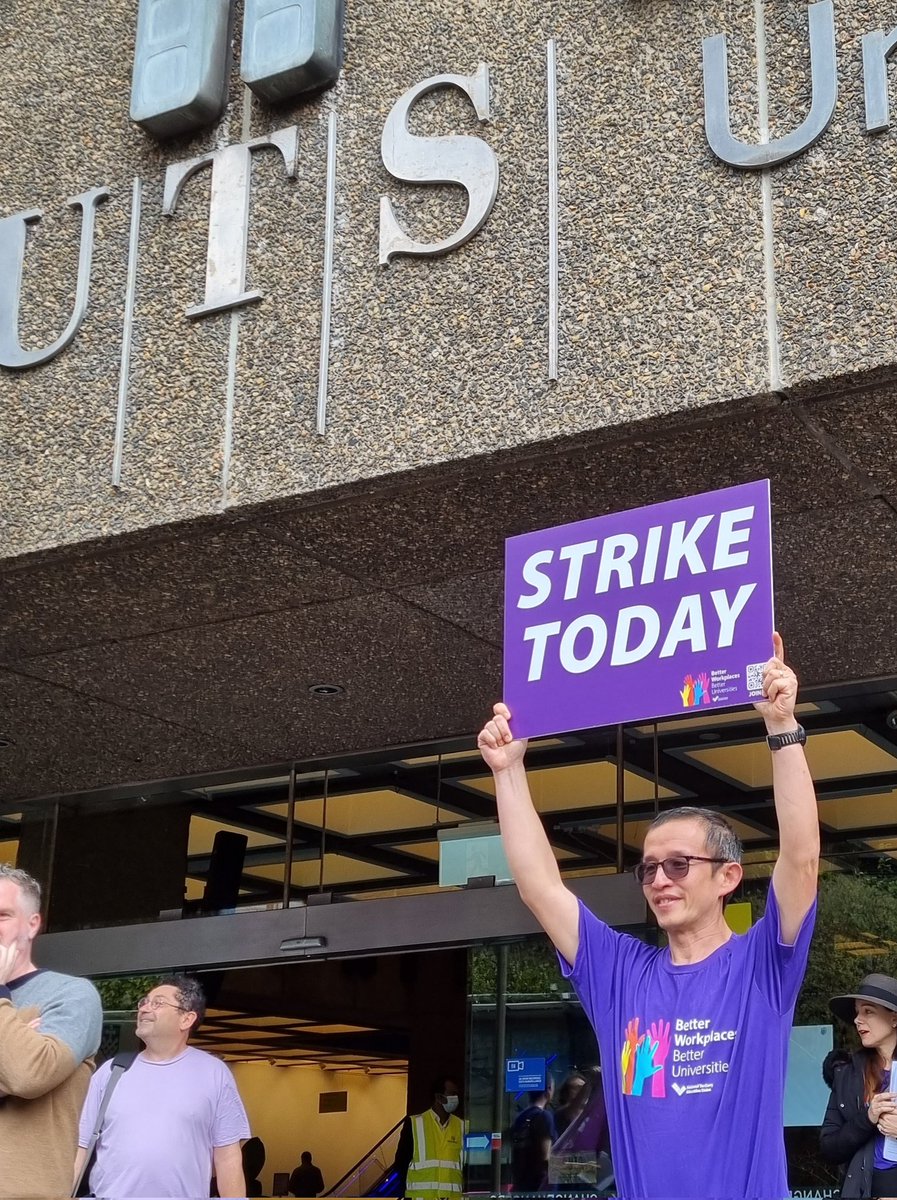 NTEUNSW's tweet photo. #betterunis #utsstrike https://t.co/4JhJ4NumQK