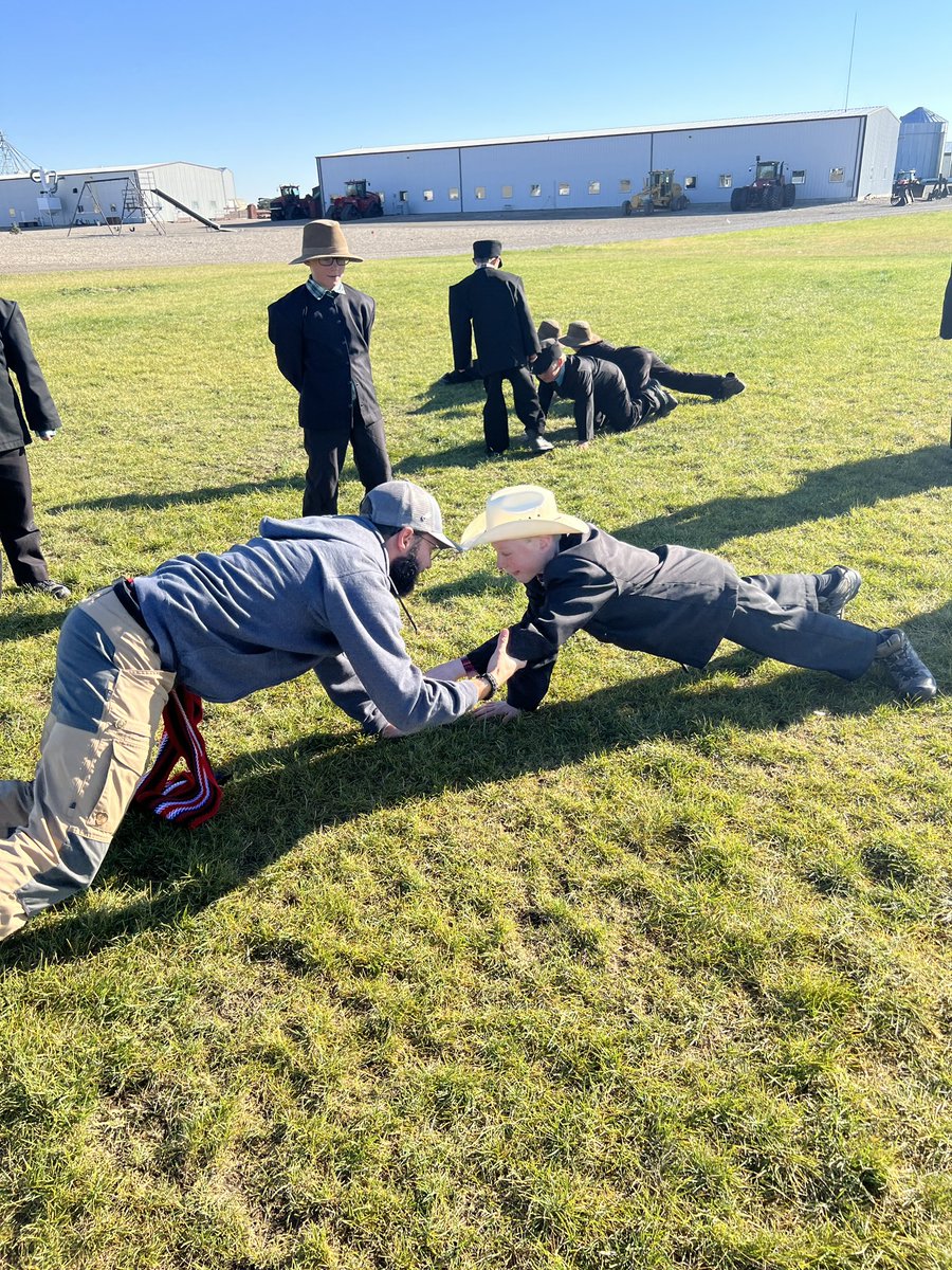 tessteaches's tweet photo. A big thank you to PEAKS for coming to visit us today. Our students had a great day learning about Métis history and the blending of cultures all around us. We also had some outdoor learning which involved frisbees and step dynamics! @LRSD_68 #placebased https://t.co/31x45mahPk