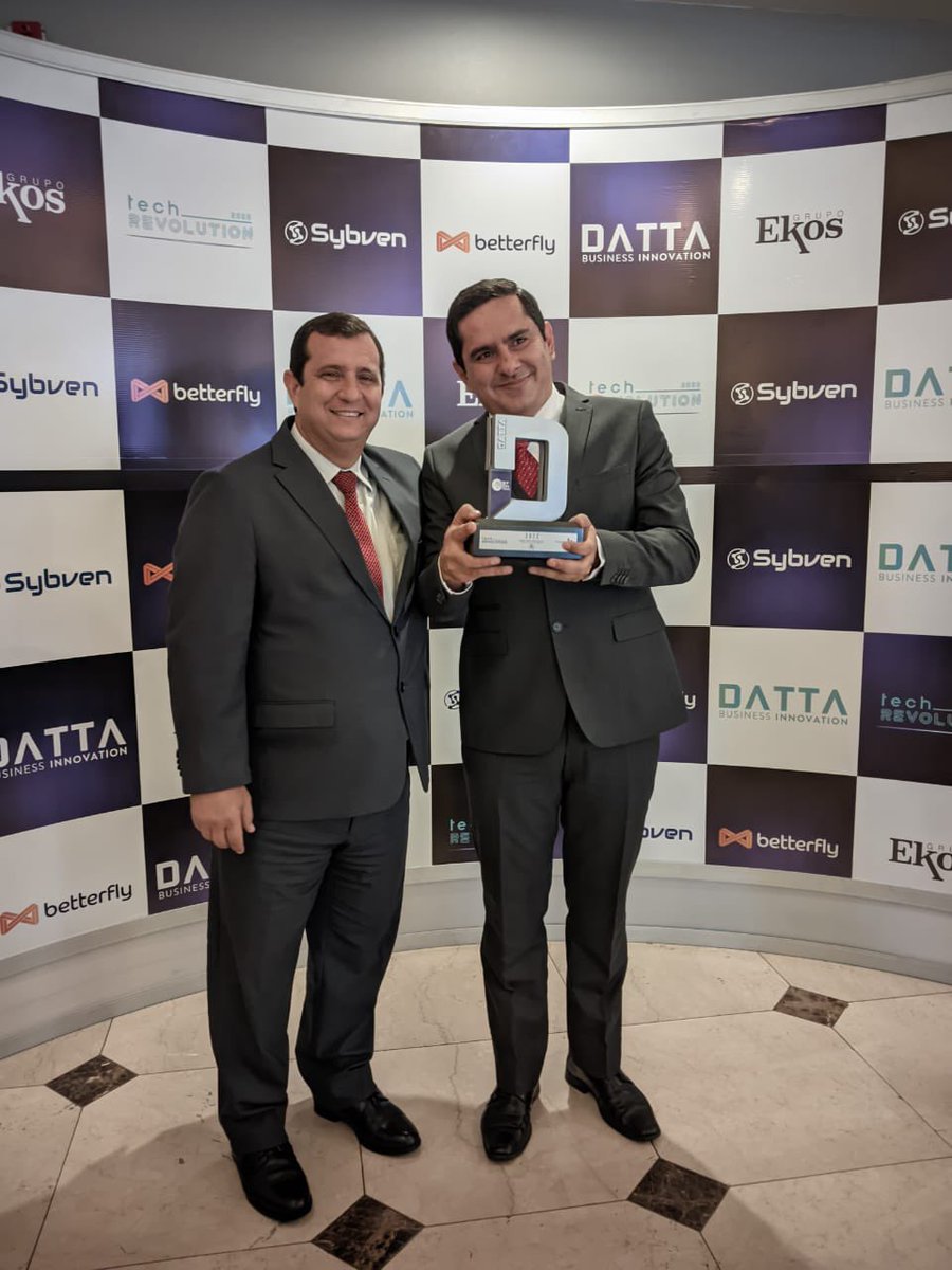 PrefecturManabi's tweet photo. La Prefectura de Manabí recibió el premio más importante de la industria TIC.

Más detalles; https://t.co/gT849ugfYH https://t.co/uwGp3YAFBz
