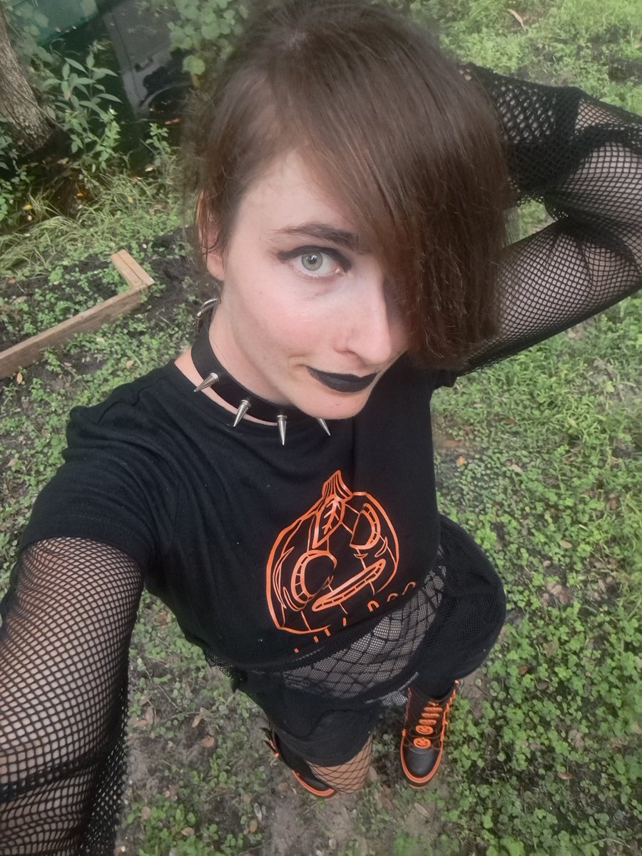 LokiElfGod_1's tweet photo. The universe is full of magical things patiently waiting for wits to grow sharper
#spookyseason #spookyemo #halloween
#emo #emogirl #emostyle #emohair #emocore #emofashion #scene #scenegirl #alternativegirl #alternativefashion #alternativestyle #fashionalternative #fashionalt https://t.co/s9U0wFe86y