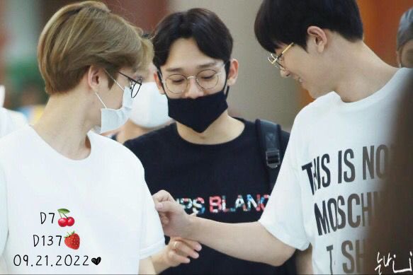 pepperchanbaek's tweet photo. Happy birthday Jongdae!!!
Continue to give inspiration and share your talent to the world!!!
We love you!!!
#happybirthdayJongdae #chen #jongdae #kimjongdae #exobeagleline
#chanbaek #baekyeol #parkandbyun
#chanyeol #baekhyun #chanbaekchen
🥰😘😍🫠🍒🍓 https://t.co/HuqCUVSmjE