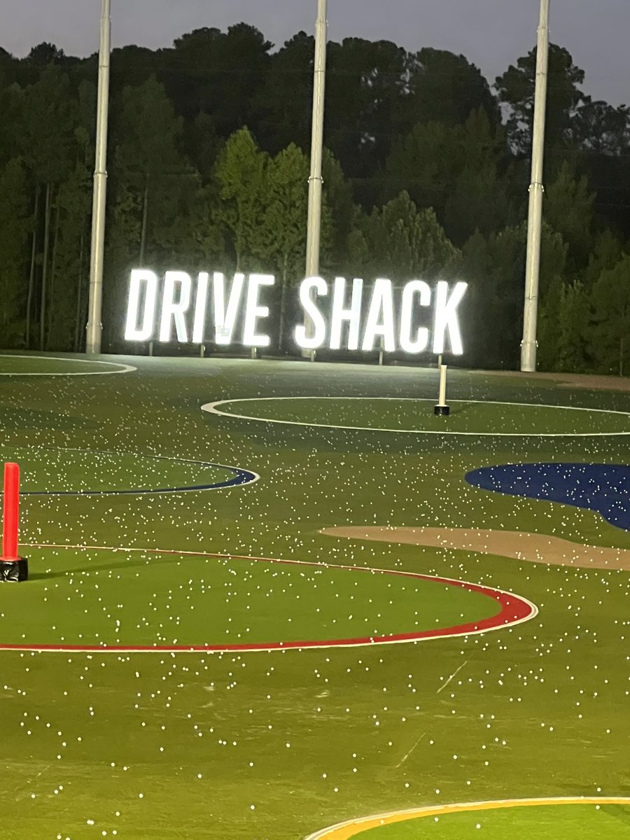 wifemomcpa100's tweet photo. Nothing unites a group of introverted nerdy accountant like liquor and counterfeit golf. #driveshack #liketopgolf https://t.co/8L853iEPGF