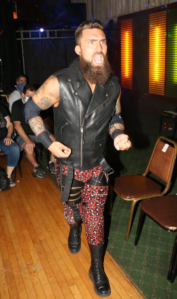 WindyCitySlam's tweet photo. Windy City Slam wishes a happy birthday to “Yours Rudely” @thetrevoroutlaw!

📸: @MikePankow/@WindyCitySlam 

#indiewrestling #YoursRudely #FreelanceIsHome #FreelanceUndergound #FreelanceWrestling #BlackLabelPro #ZeloPro #WarriorWrestling #BerwynChampionshipWrestling #Trevtember https://t.co/dRSxhgm6sE