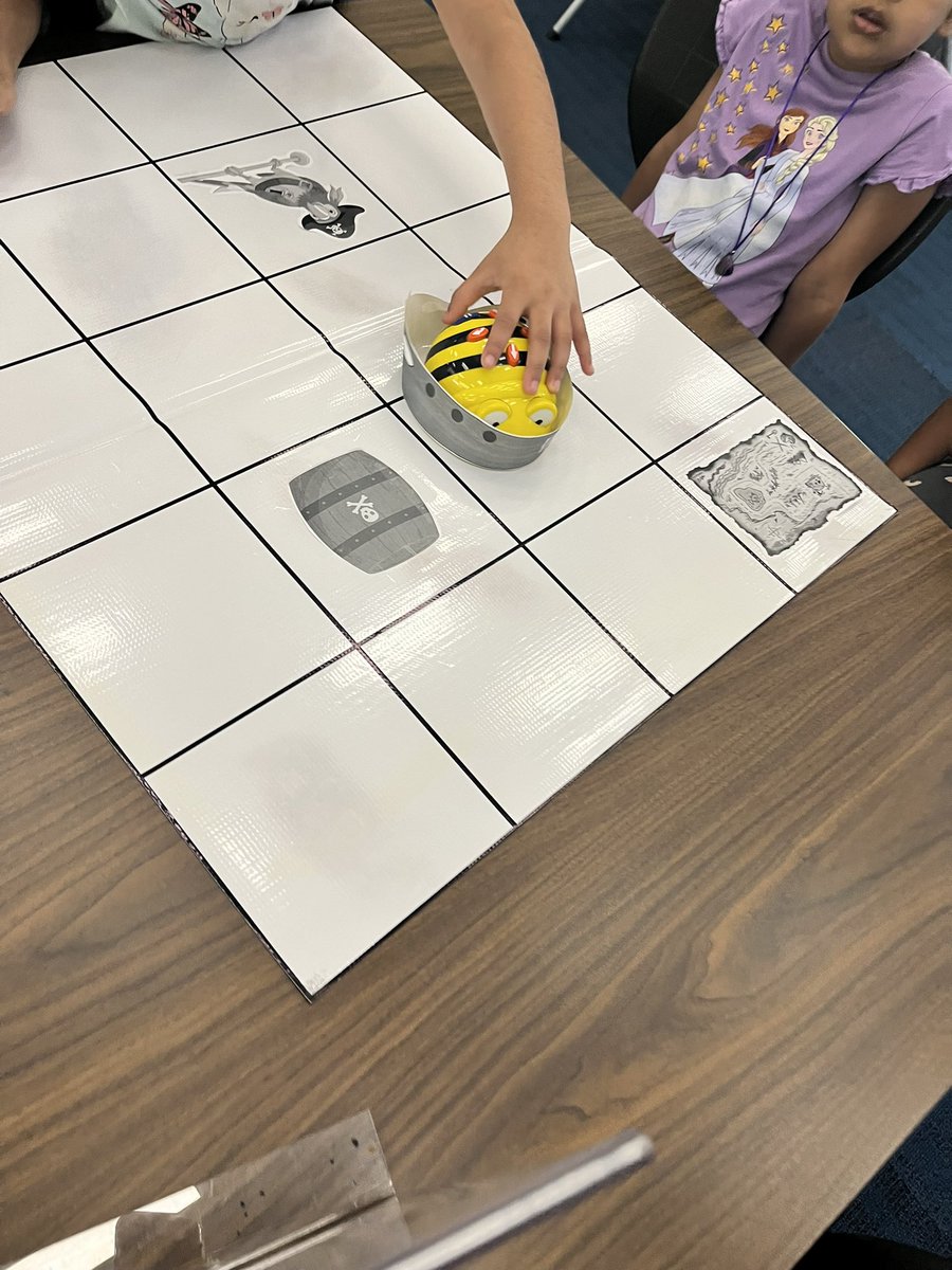 Kristine tweet media