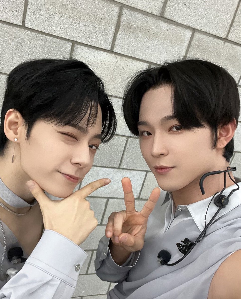 Hwanhak_'s tweet photo. 🥰 https://t.co/YDP61ejjG0