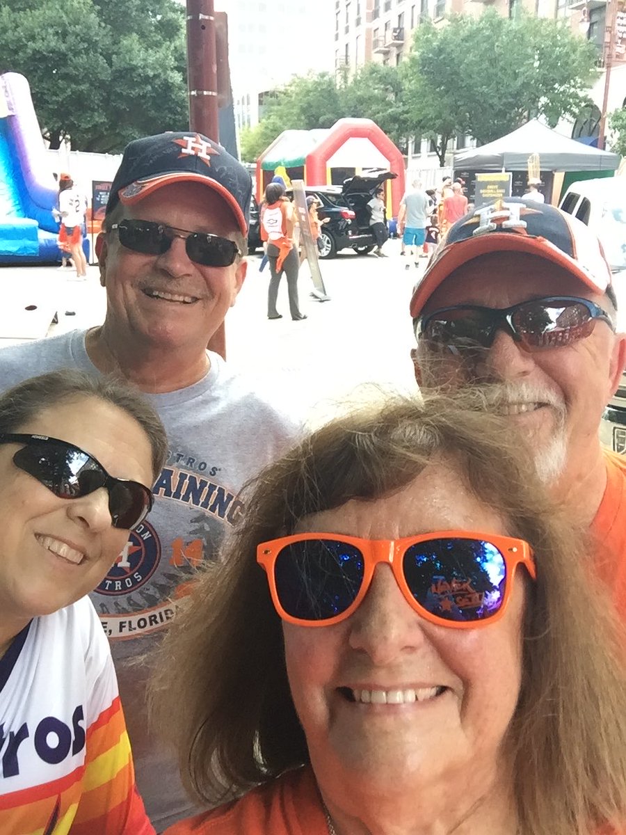 Having my daughter and son-in-law in town from SC for  a playoff game in 2018 #twittertuesday ⁦@ATTSportsNetSW⁩ ⁦<a href="/RealToddKalas/">Todd Kalas</a>⁩ ⁦<a href="/JuliaMorales/">Julia Morales</a>⁩ ⁦<a href="/blummer27/">Blummer Bock</a>⁩