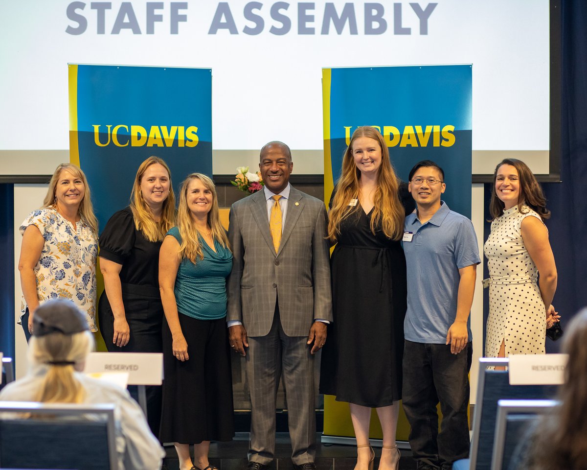 This past week we celebrated staff accomplishments and significant achievements at our 2021-22 Staff Assembly Staff Awards ceremony. 

Check out the full gallery on Facebook: facebook.com/ucdavisstaff/p…