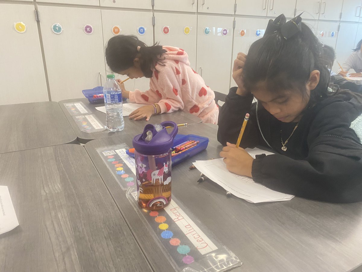 Had a great day today at Pleasant Run Elementary! Second grade dual language students working hard at writing! Leveraging language to work towards biliteracy! #WarrenWILL