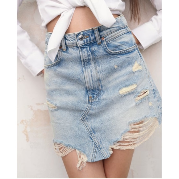 So good I had to share! Check out all the items I'm loving on <a href="/Poshmarkapp/">Poshmark</a> #poshmark #fashion #style #shopmycloset #veromoda #chanel #zara: posh.mk/IyAcEc6Lutb