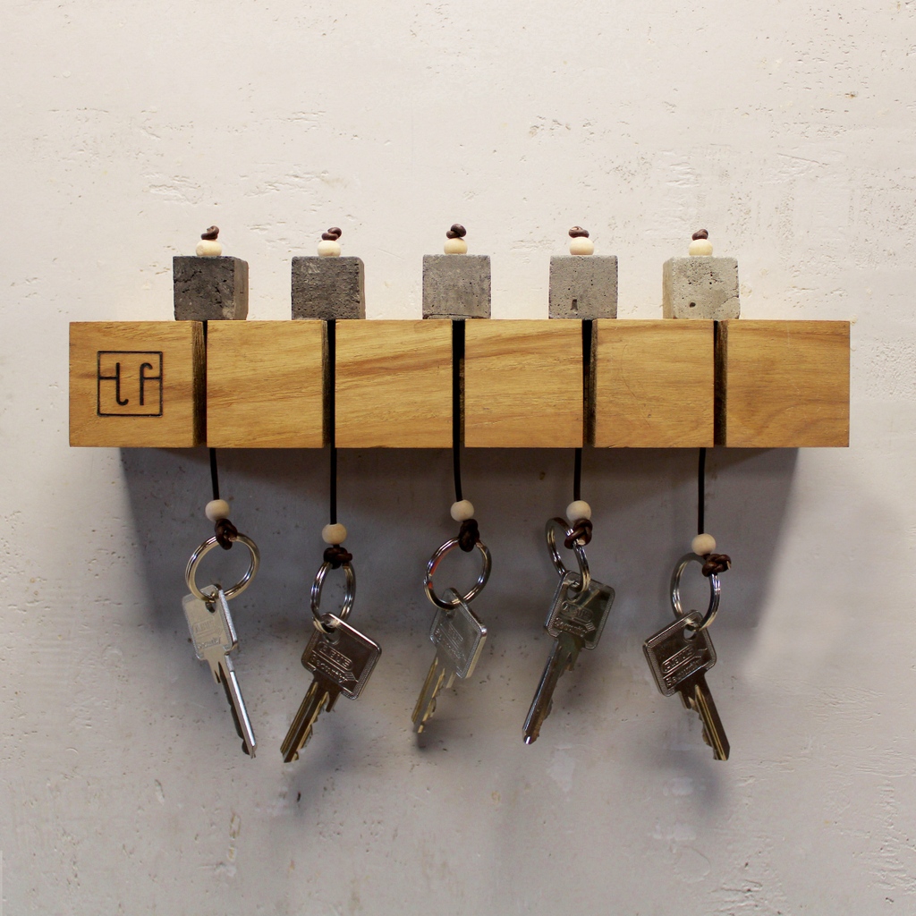 MesmerizeD_it's tweet image. This Key Collection is a valuable wall decor piece for your entrance. An excellent way to embrace key hooks with keychains, and so it is a great 2-in-1 design. 

Visit: mesmerized.it/products/key-c…

#walldecor #keycollection #decorpiece #entrace #keyhooks