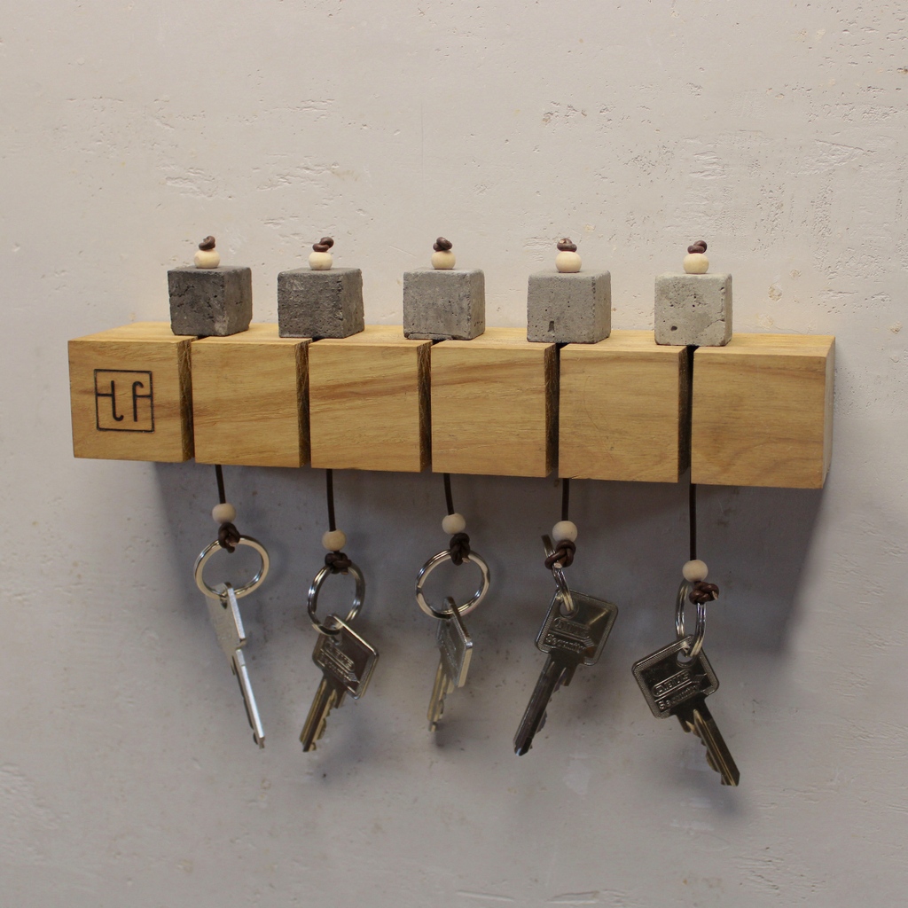 MesmerizeD_it's tweet image. This Key Collection is a valuable wall decor piece for your entrance. An excellent way to embrace key hooks with keychains, and so it is a great 2-in-1 design. 

Visit: mesmerized.it/products/key-c…

#walldecor #keycollection #decorpiece #entrace #keyhooks