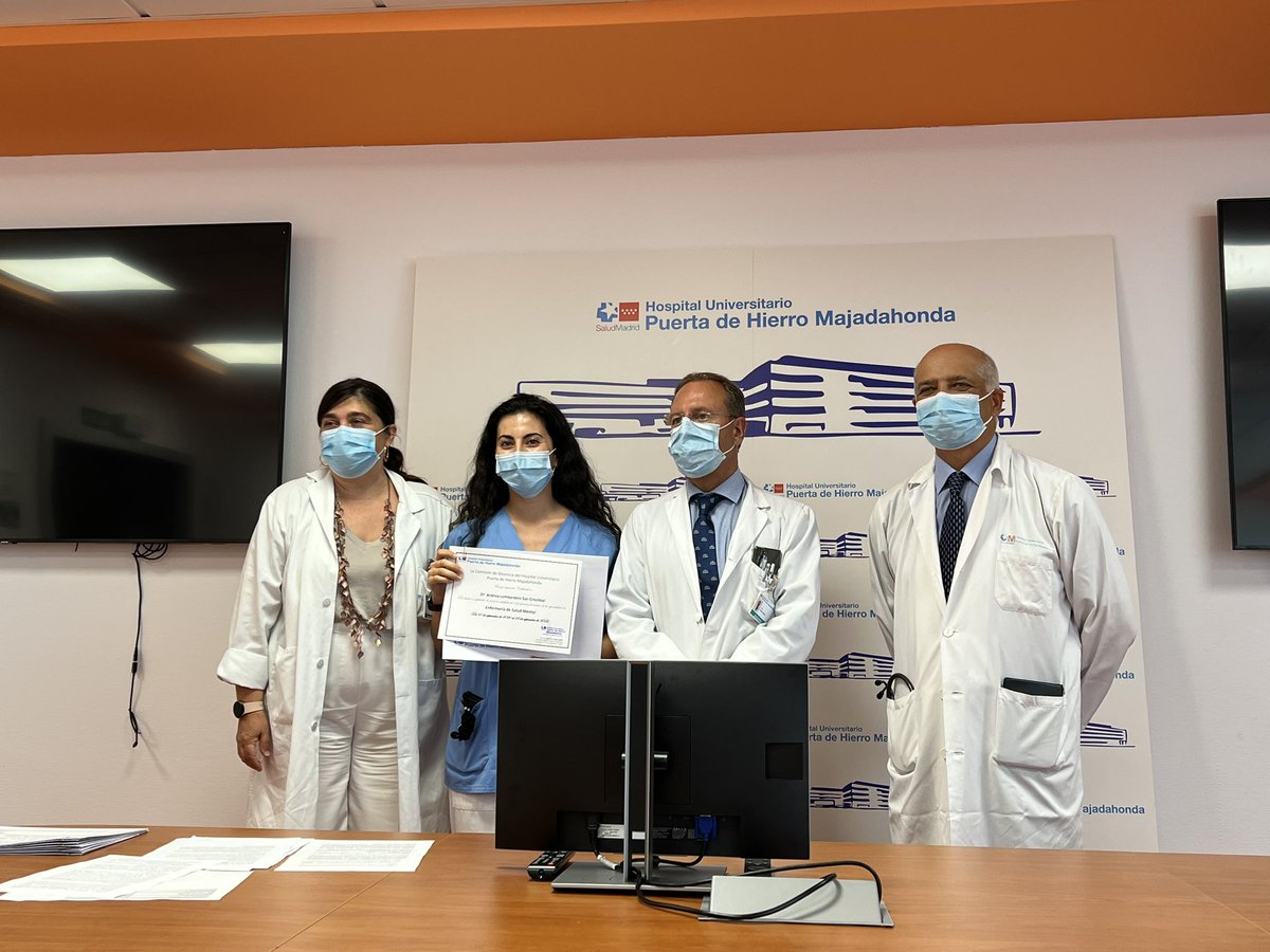 LaMayanga's tweet photo. Las residentes de enfermería de salud mental “de la pandemia” ya son #especilistasSM. Empezasteis en lo más duro y termináis por todo lo alto. Enhorabuena @UndisClaused @Andrea_LSC #somospuertadehierro @elfo129 @Ire_Anula @FormacionHUPHM @montsolis282 @PsqInf_PHierro https://t.co/UEsDCKz9Ye