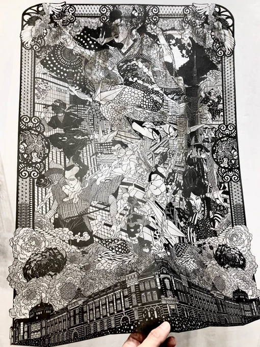 全体と一部。

 #切り絵 #papercuttingart #art

こんな感じの大判切り絵をまた作りたいんやけどねえ…。 