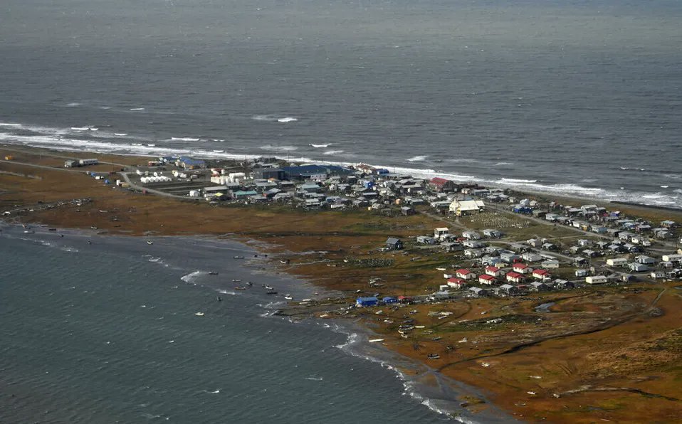 Milenio's tweet photo. ¡Dinero extra! 

Habitantes de Alaska reciben 3 mil dólares del gobierno por bono petrolero

https://t.co/jffXVOGiz9 https://t.co/R3npOybyfr