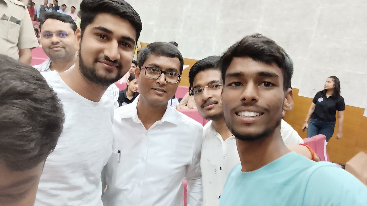 amitsoni000's tweet photo. Fell delighted to meet you at @JNU_official_50 come for seminar on #nashamukti 
@SantoshRai_IAS https://t.co/ZZTsEGygsp