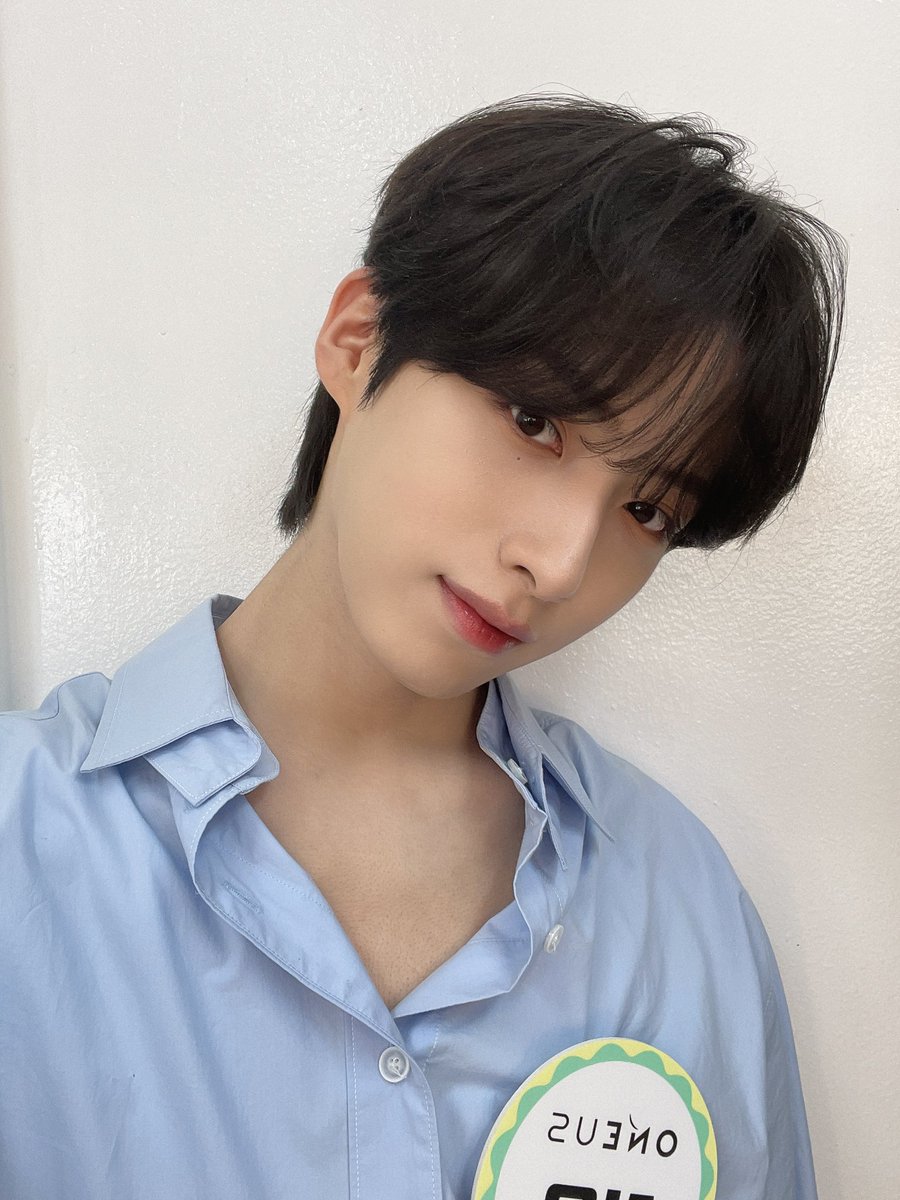 xionnim's tweet photo. Are you guys ready to join us on The Show?! We will do a mini fanmeeting and it’s been a long time since the last time we did it, so let’s make sure to have fun today!! See you later😍 Today too, I love Moonies so much 🌏💜🌙
(📸 HIT Village) https://t.co/I7ENYvUybn
