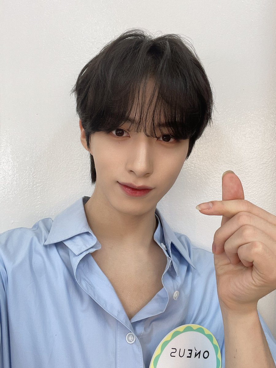 xionnim's tweet photo. Are you guys ready to join us on The Show?! We will do a mini fanmeeting and it’s been a long time since the last time we did it, so let’s make sure to have fun today!! See you later😍 Today too, I love Moonies so much 🌏💜🌙
(📸 HIT Village) https://t.co/I7ENYvUybn