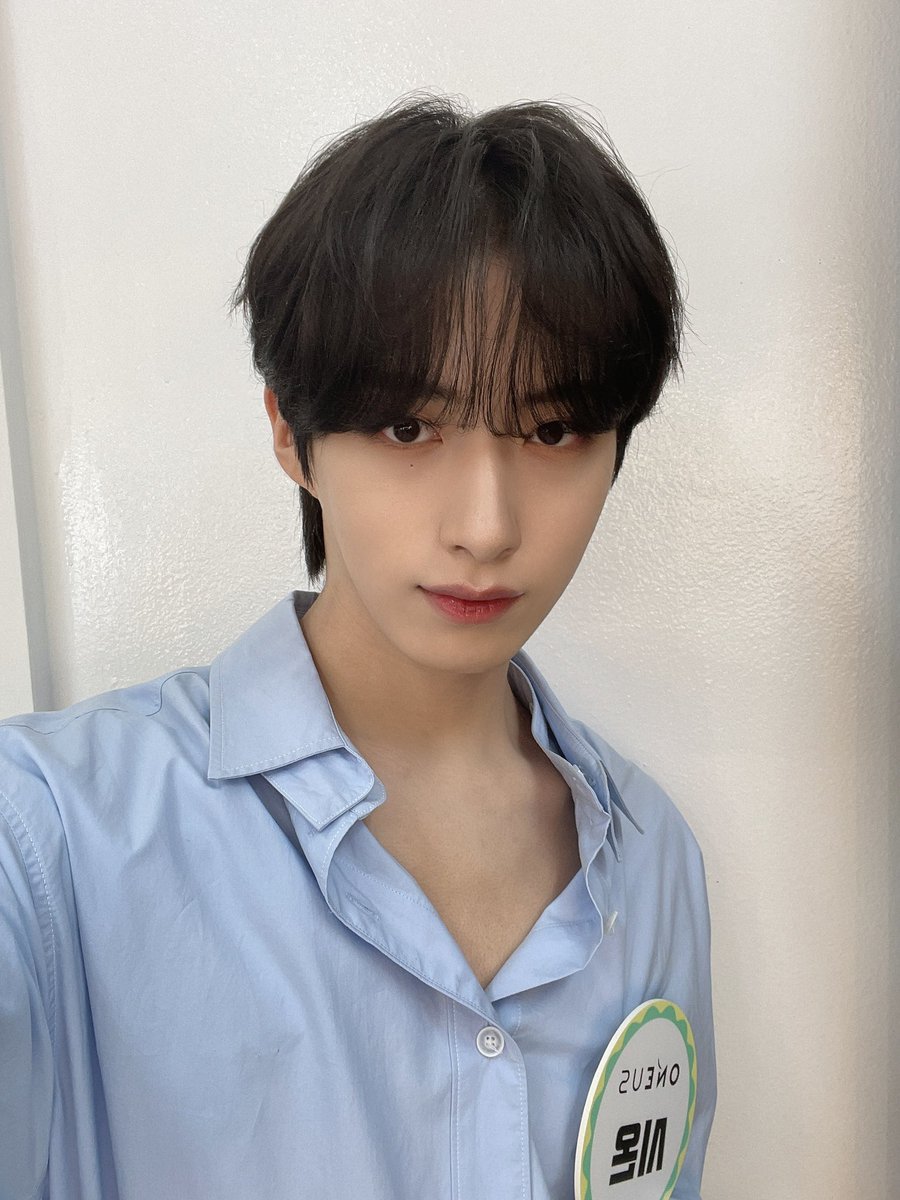 xionnim's tweet photo. Are you guys ready to join us on The Show?! We will do a mini fanmeeting and it’s been a long time since the last time we did it, so let’s make sure to have fun today!! See you later😍 Today too, I love Moonies so much 🌏💜🌙
(📸 HIT Village) https://t.co/I7ENYvUybn
