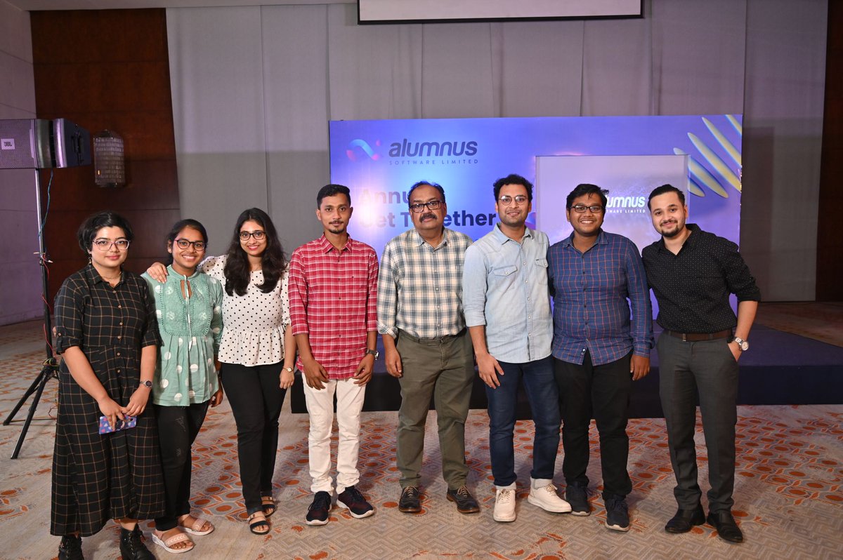 AlumnusSoftware's tweet photo. The chitchat and photoshoot. Youngsters interacting with our CEO during our annual get together. #alumnusrocks https://t.co/kA9Vp7OCnC