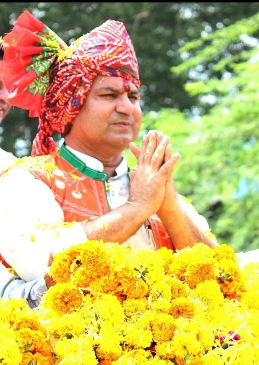 IKheechi's tweet photo. जन्म दिन की हार्दिक शुभकामनाएं भाईसाब @bjpsuresharya https://t.co/vAEMO9MCA3