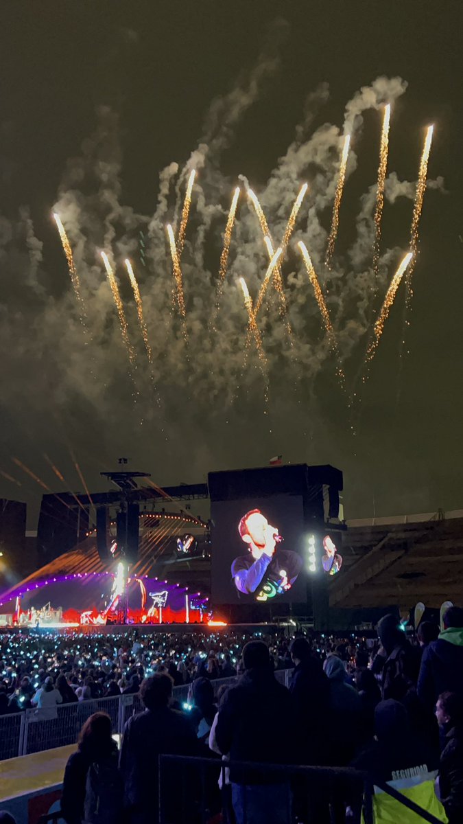 MsValePaz's tweet photo. Sin palabras 🫶🏻 #Coldplay #ColdplayChile #ColdplayEnChile #ColdplayCl #ColdplaySantiago https://t.co/NU8oggDHDl