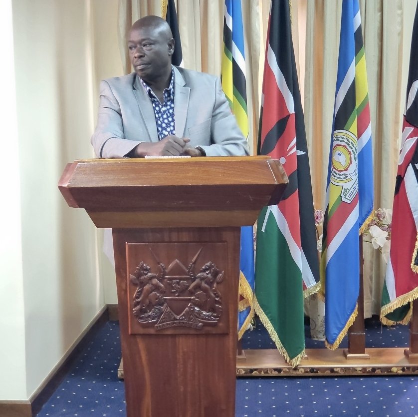 nftaIienfrens's tweet photo. UDA thoroughly prepared for the debates in the run-up to the August 9 election. 

For the debate pitting Rigathi Gachagua and Martha Karua, they rehearsed with a 'fake Martha Karua', reveals digital strategist Dennis Itumbi. 

"Her brief was to annoy Gachagua," says Itumbi. https://t.co/OihelQ4CMt