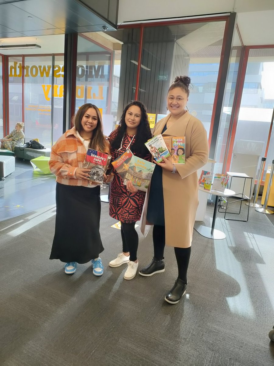 DahliaMalaeulu's tweet photo. 5278 students. 13 schools. 5 days. 1 amazing Duffy Books team. Faafetai tele lava for all the beautiful feedback teachers & especially to Linda and the Duffy Books team for taking such great care of me last week ... Until next time ✨📚🤎 #DuffyBooks #MilasBooks @TheCoconetTV https://t.co/nmr3uL2BV8