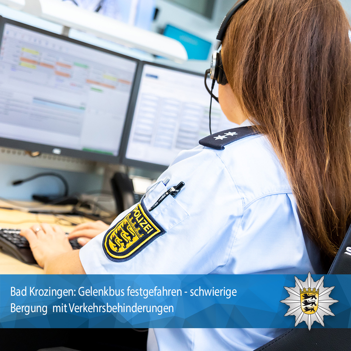 PolizeiFR's tweet photo. Bad #Krozingen: Gelenkbus festgefahren - schwierige Bergung und 
Verkehrsbehinderungen

https://t.co/NDIsL8htJs

#polizei https://t.co/kE8p7M5OYg