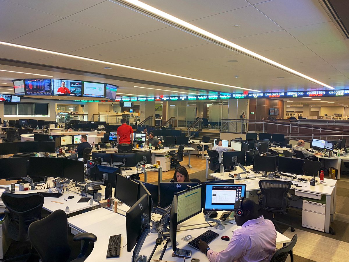 KimTranNL's tweet photo. Day 2 of #MNAgAttachéTour: inspiring visits to @Cargill HQ and @PURISfoods. Both have set ambitious goals: Cargill - 10 mio regenerative Ag acres in N-America by 2030. Puris - securing food security through a transition to plant-based diets. @AgUSACAN https://t.co/OXJEwHGDwj