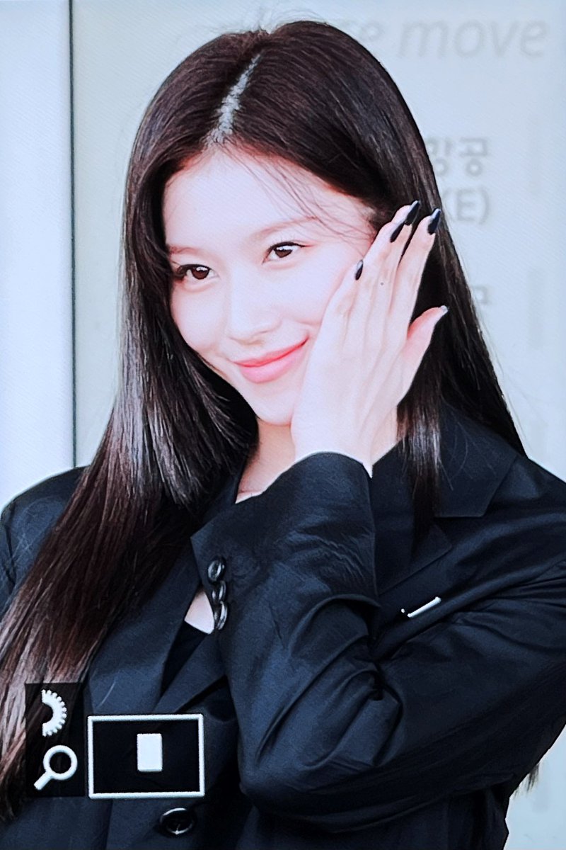 GP1229_'s tweet photo. 220921 
#SANA #TWICE #트와이스 #사나 https://t.co/HnNDz9q67y