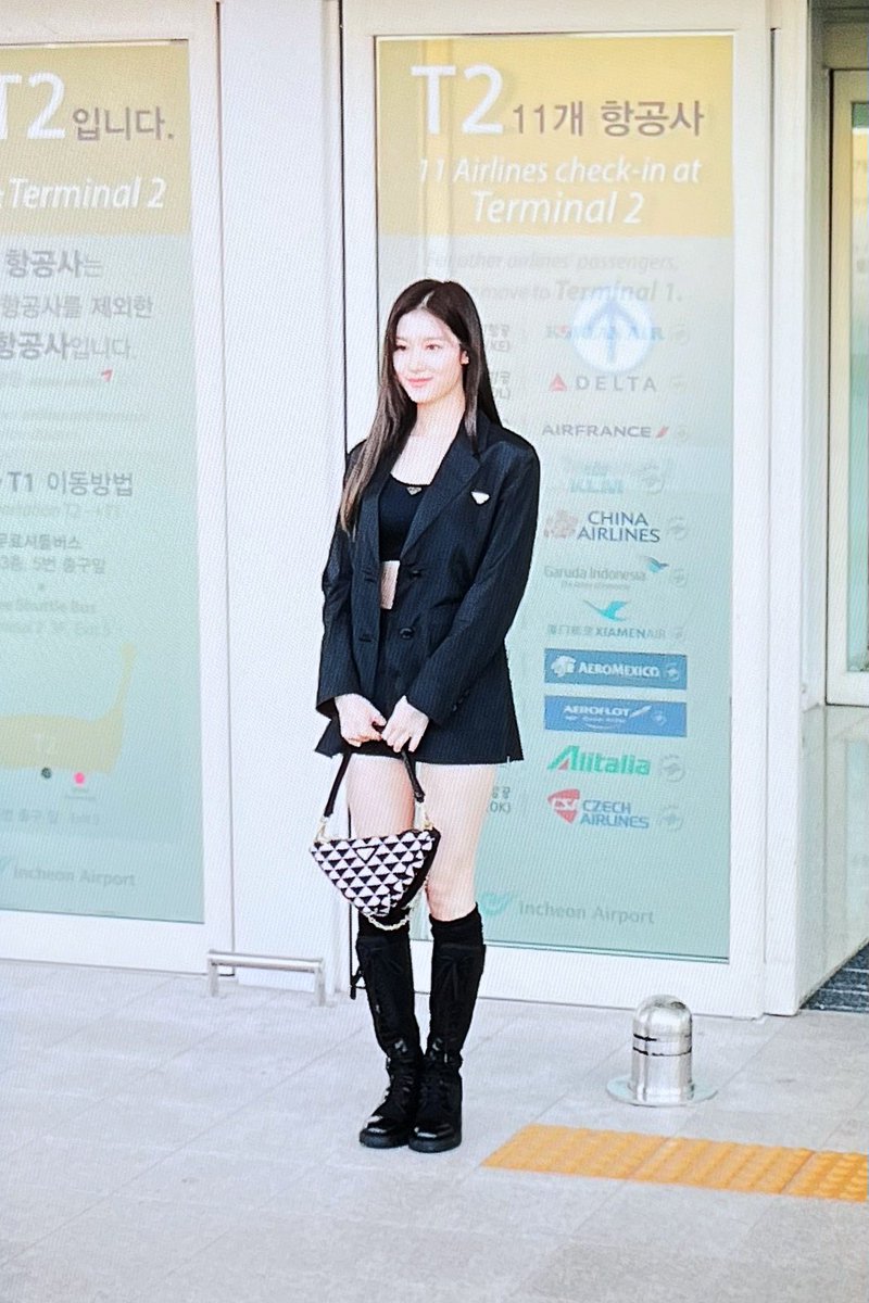 GP1229_'s tweet photo. 220921 
#SANA #TWICE #트와이스 #사나 https://t.co/HnNDz9q67y