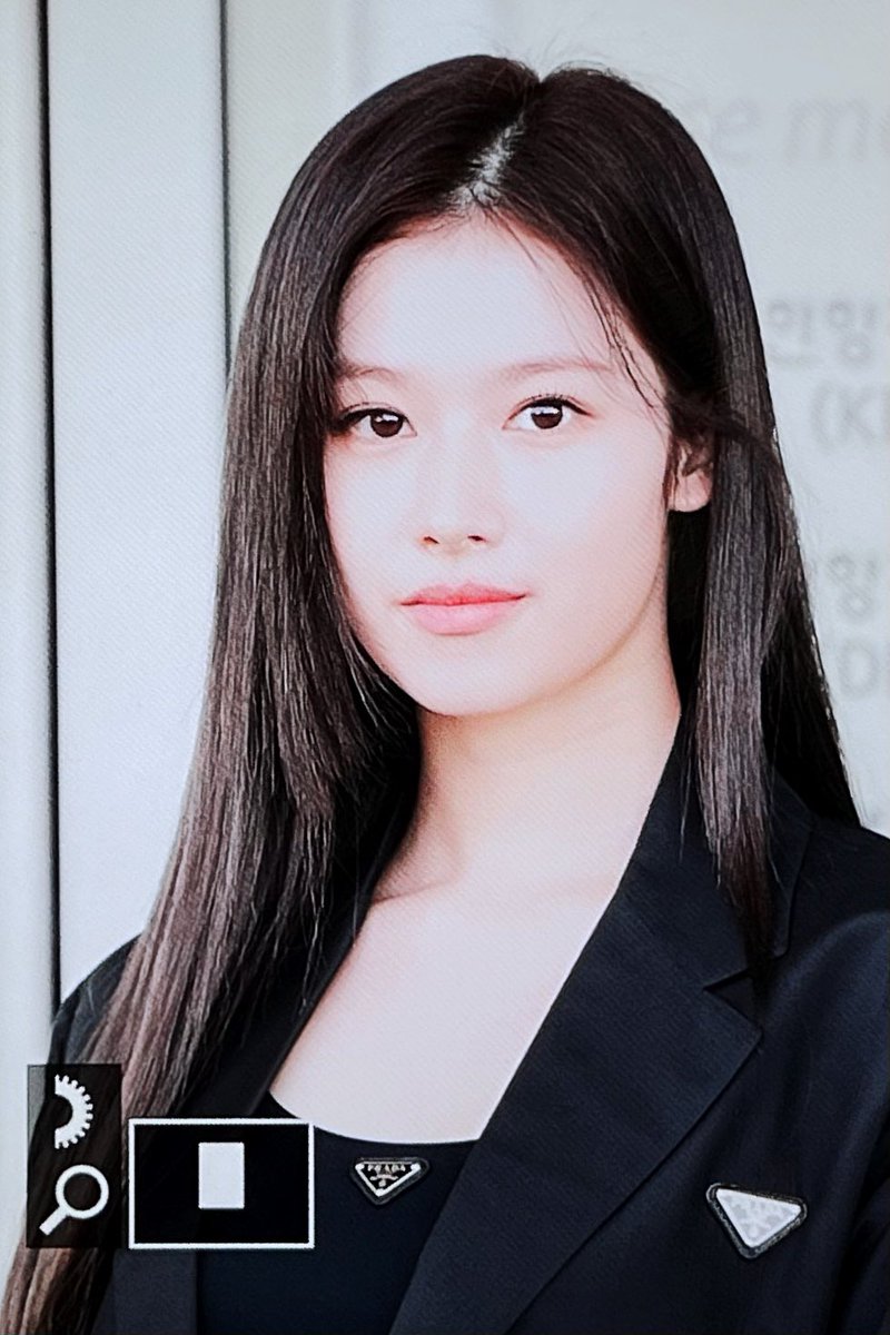 GP1229_'s tweet photo. 220921 
#SANA #TWICE #트와이스 #사나 https://t.co/HnNDz9q67y