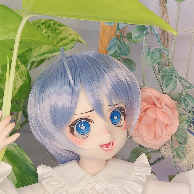 04ヘッドそばかすちゃん。開口カスタム。キラキラのラメピンクでそばかすを描きました。アイメイクにもラメピンク使っています。キラキラしていてかわいいので是非近くで見てあげてね。 