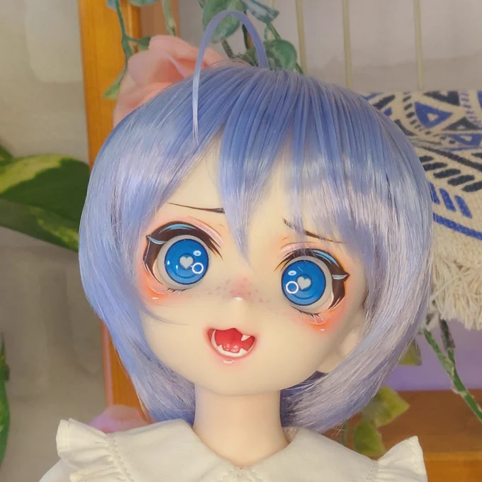 04ヘッドそばかすちゃん。開口カスタム。キラキラのラメピンクでそばかすを描きました。アイメイクにもラメピンク使っています。キラキラしていてかわいいので是非近くで見てあげてね。 