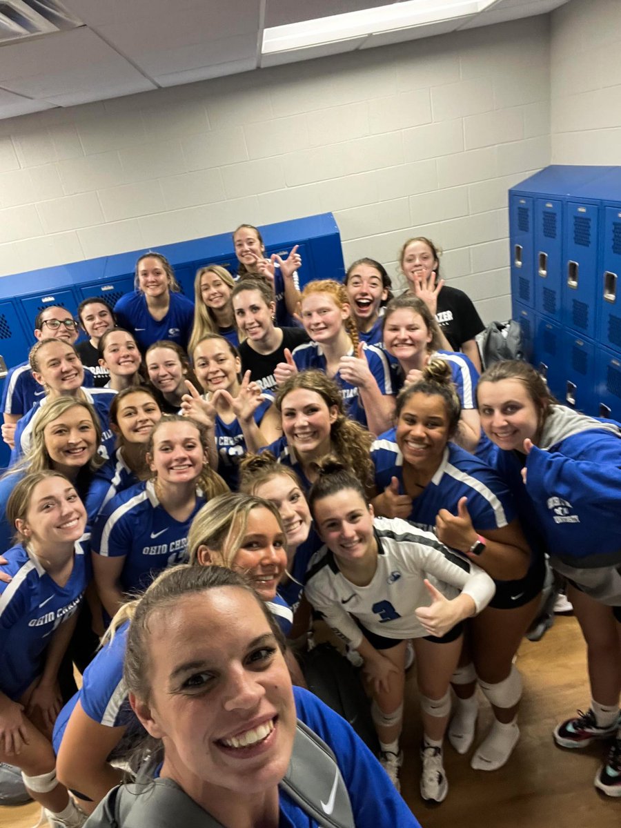 Proud of both of our teams for bringing home WINS tonight!! 🏐💙