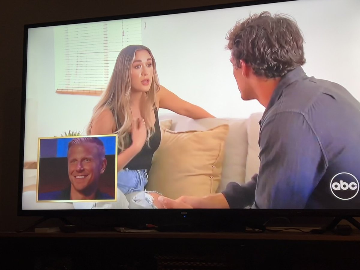 jonbon757's tweet photo. Tino and Rachel going through a terrible fight:

Bachelor nation: 
#thebachelorette #bachelorette https://t.co/2qshi9eGHO