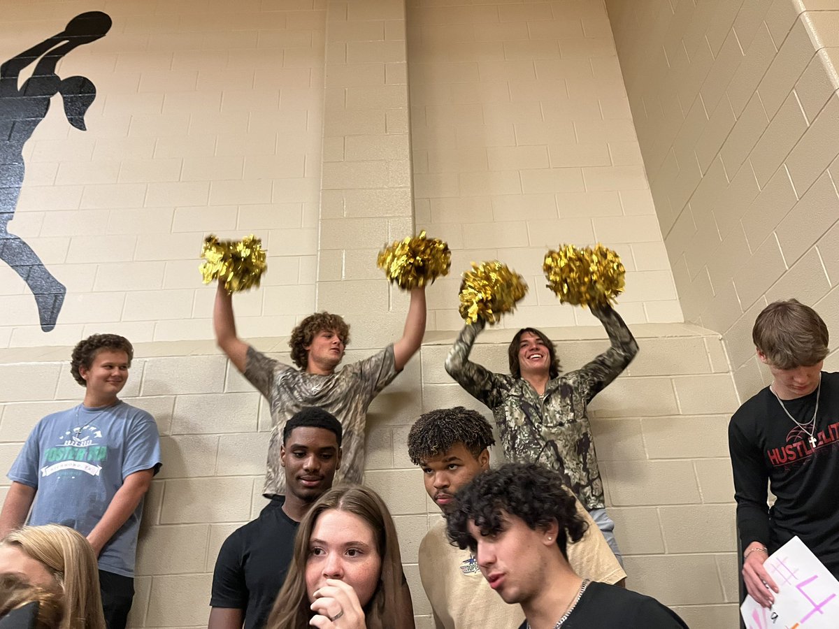 fosterhselite's tweet photo. BIG WIN for our volleyball girls tonight with the help of the best student section EVER!!🔥 Foster is lucky to have the students it does!! so proud of our volleyball girls &amp; their biggest fans!! WAY TO GO FALCONS!! 💛🦅 #ptn #ffnd #fosterproud @Foster_vball https://t.co/r09zRrJSOx