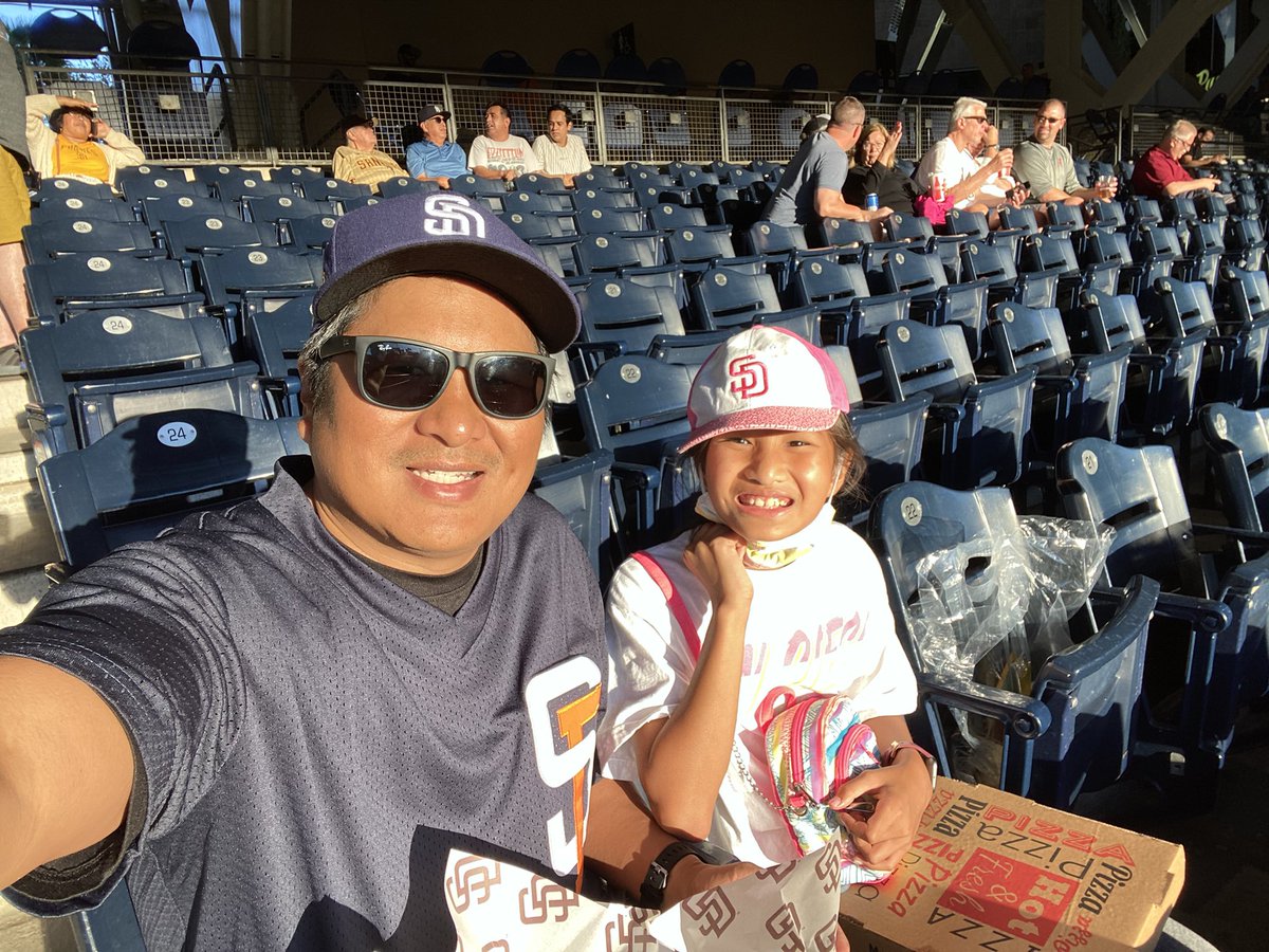 DannMarty's tweet photo. Go @Padres! Keep it rolling to the postseason! #TimeToShine https://t.co/qPN5uWfuOQ