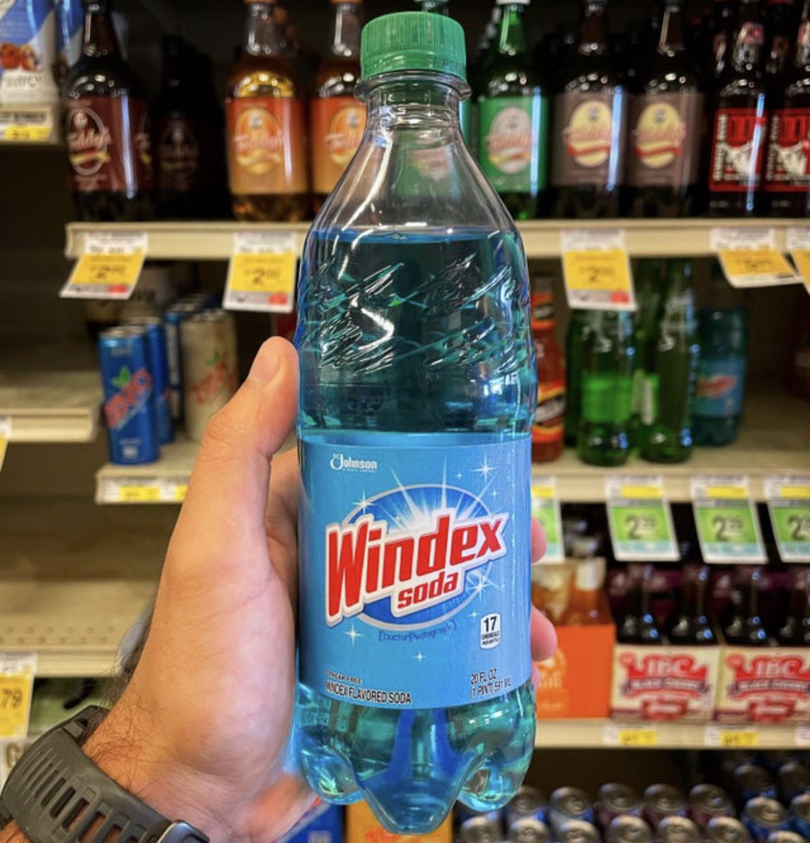 exoticsnacksli's tweet photo. Who is ready for some Windex Soda 🤔  #windex #newsoda #clean #notforme #whatisthis #NyQuilChicken #FYP #QueenElizabethII #newproduct https://t.co/s9VdRteDKz