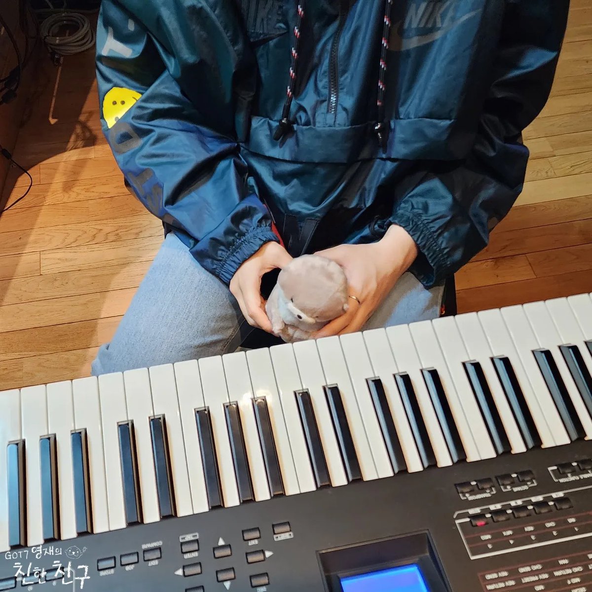 mbcbf_ever's tweet image. 🦦친친🦦

💬수달씨 : "달디! (이렇게까지 받아줬는데)이제 우리 친한거지? 겨? 아녀?"

썰메들의 짱친!
달디는 오늘도 저녁 8시🕗 출석합니다:)
여러분도 출석해죠잉❤️

@GOTYJ_Ars_Vita @YOUNGJAExArs 

#MBC #라디오 #GOT7영재의친한친구 #친한친구 #친친 #갓세븐 #영재 #달디